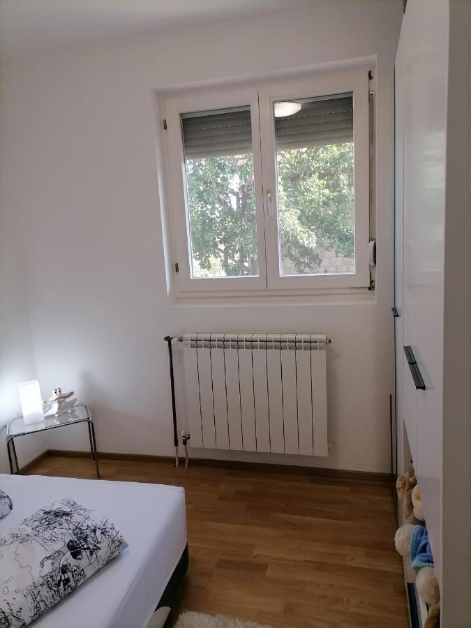 Airport Apartment Surcin Exterior photo